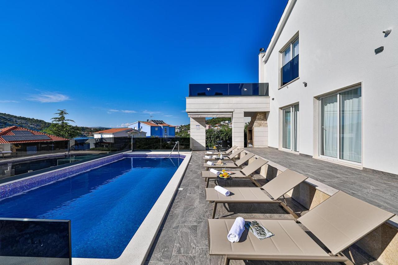 Villa Le Soleil 罗戈兹尼察 外观 照片