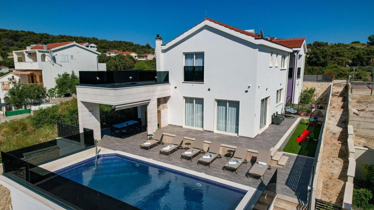 Villa Le Soleil 罗戈兹尼察 外观 照片